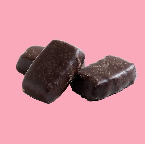 Marzipan with plum flavor - per 100 grams