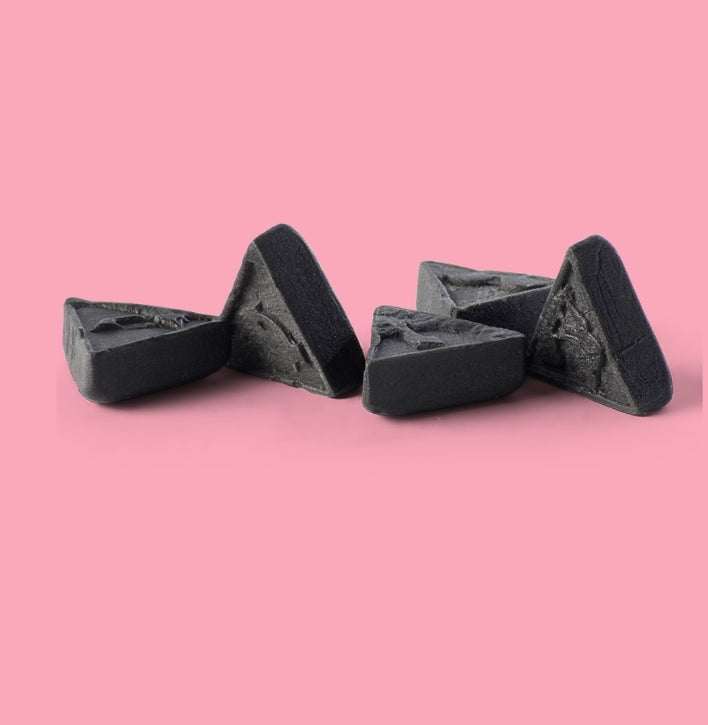 Licorice signs - per 100 grams